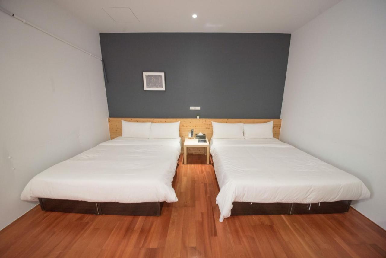 Deer Traveler Hostel Yuchi Extérieur photo